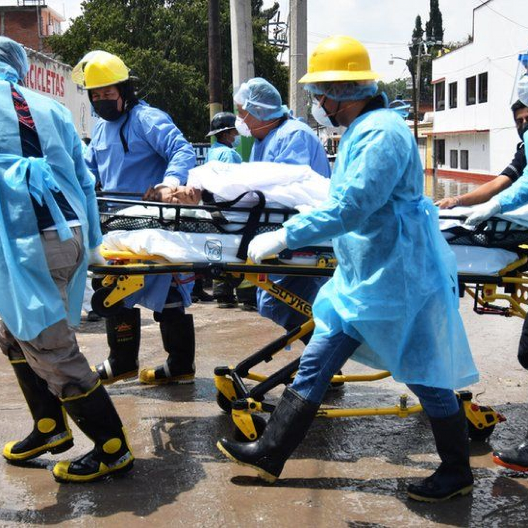 Flooding hits Mexico hospital killing 17 patients