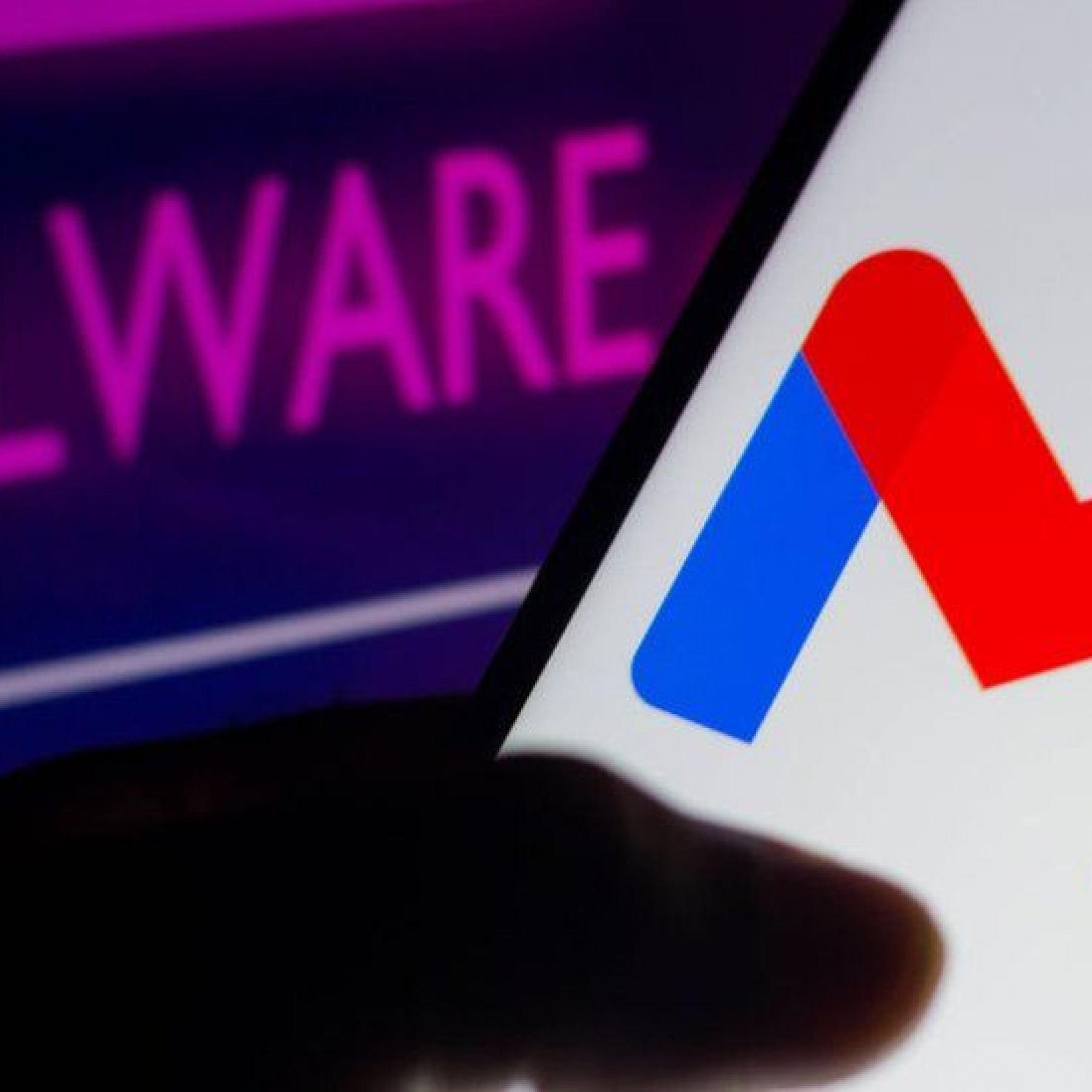 Google gives security keys to 10000 high-risk users
