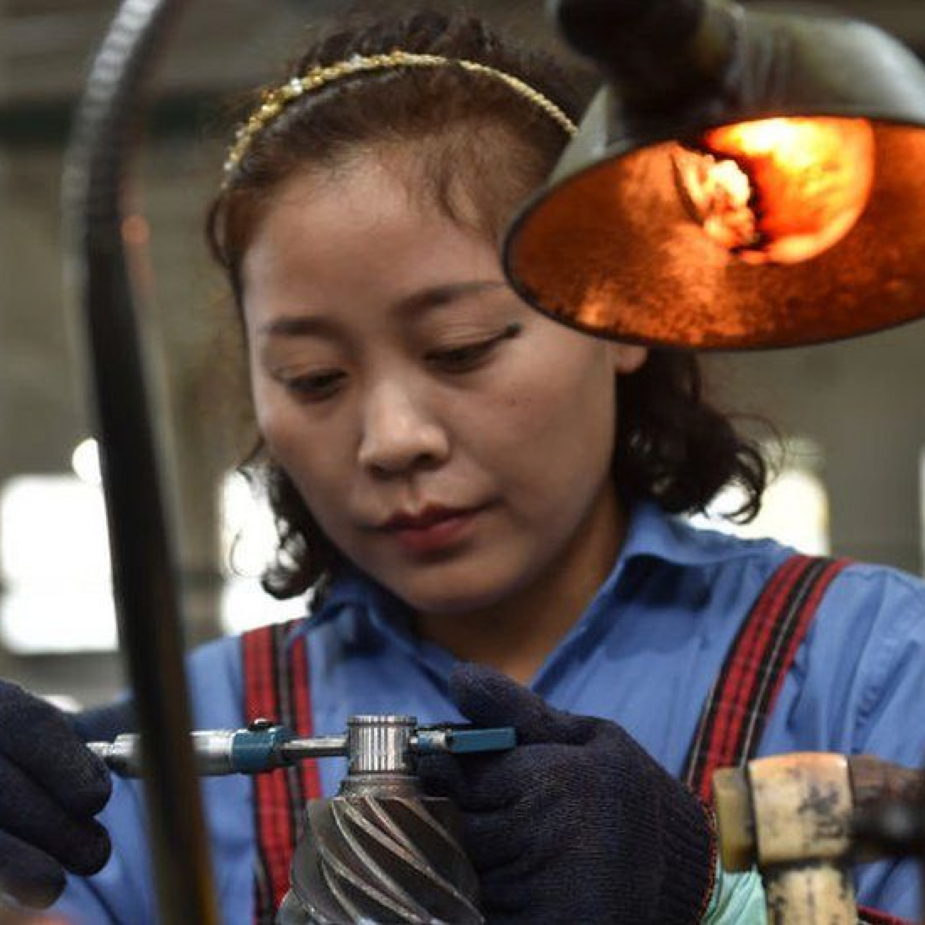 Chinas growth slowdown suggests recovery is losing steam