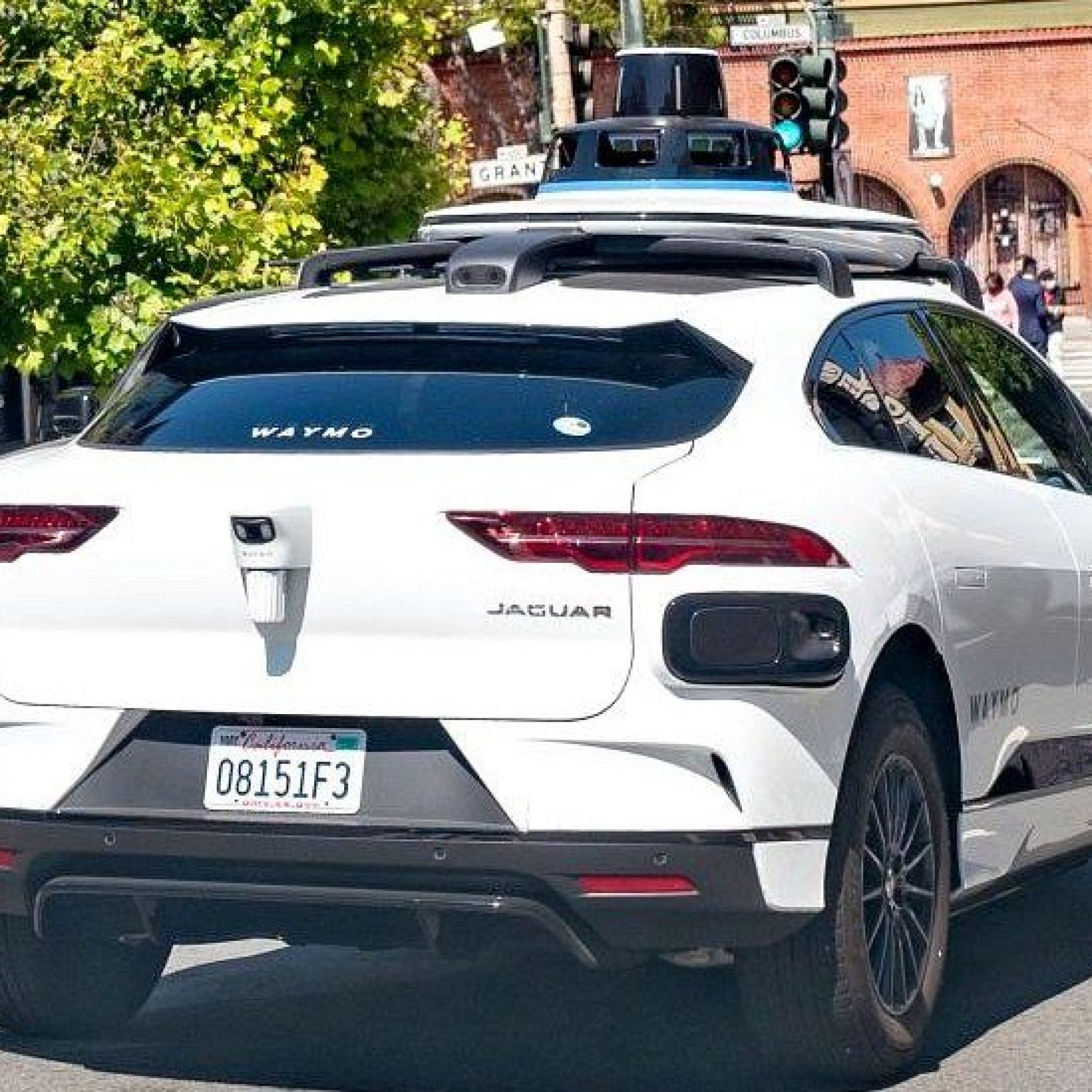 Self-driving Waymo cars clog up dead-end San Francisco street