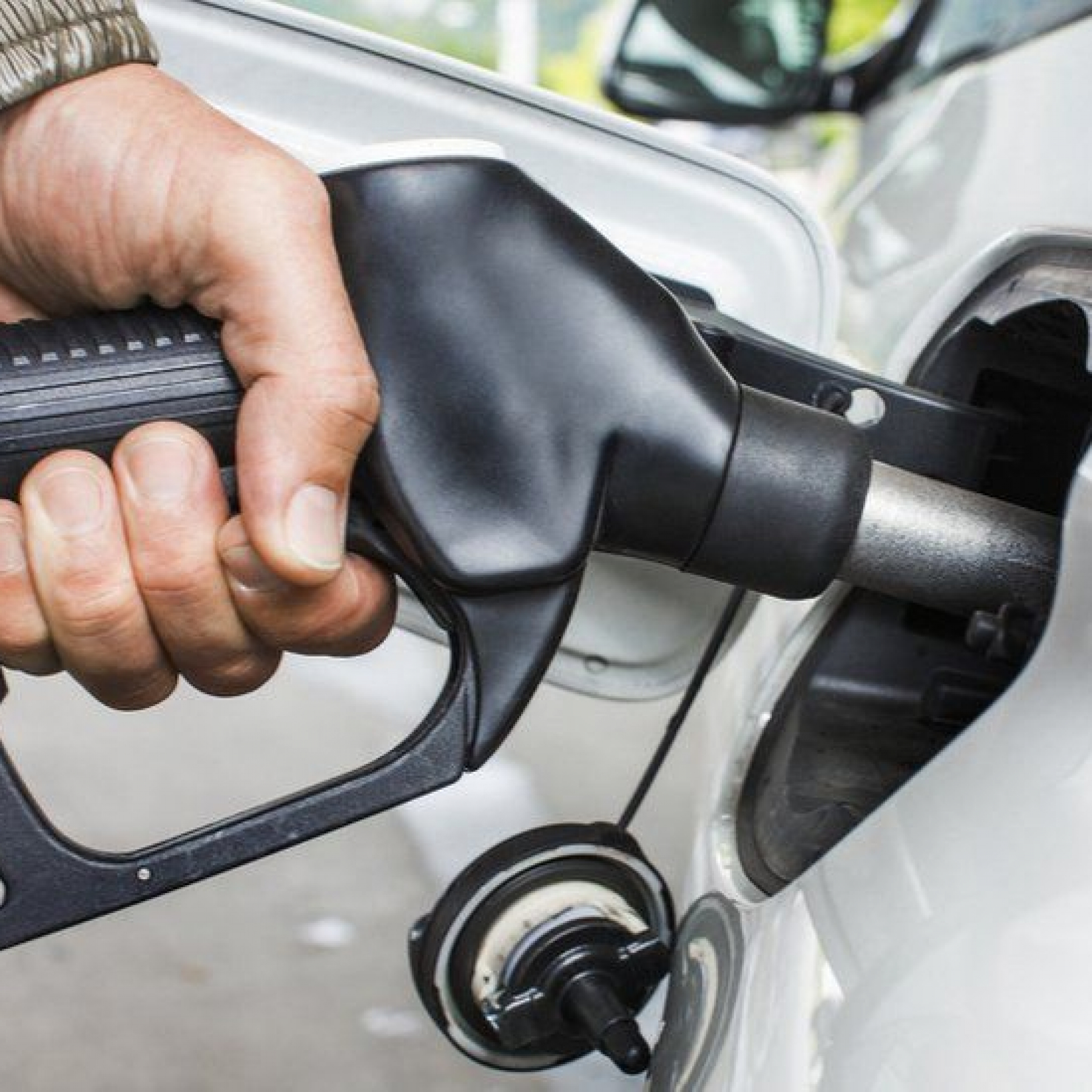Calls for more help as cost to fill a tank hits £100