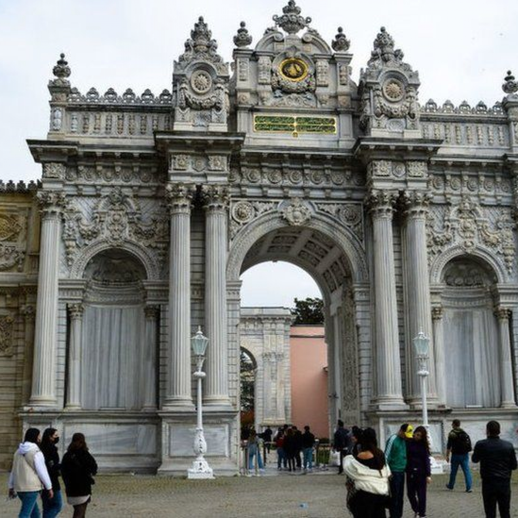Turkey releases Israeli couple arrested for spying over palace photos