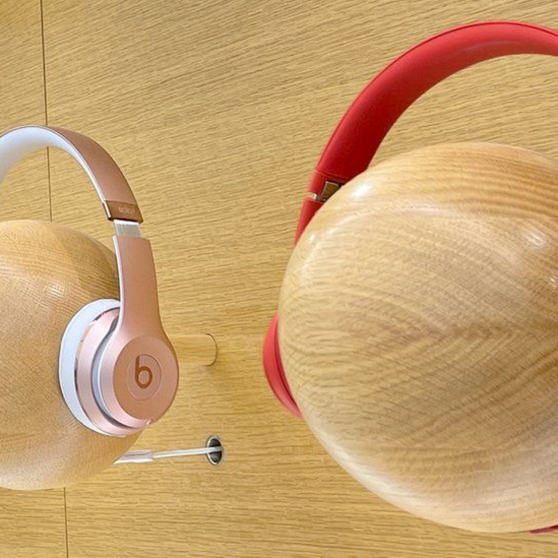 Italy fines Apple and Amazon over Beats headphones