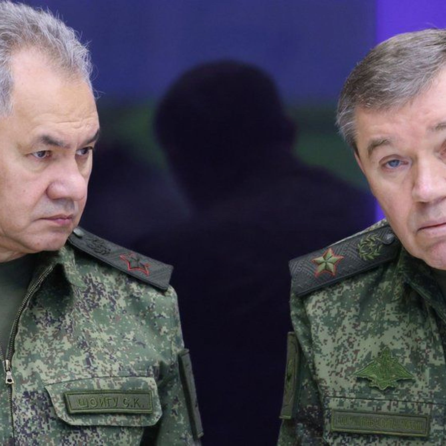 There had been reports that Armed Forces Chief Valeriy Gerasimov (R) had been dismissed