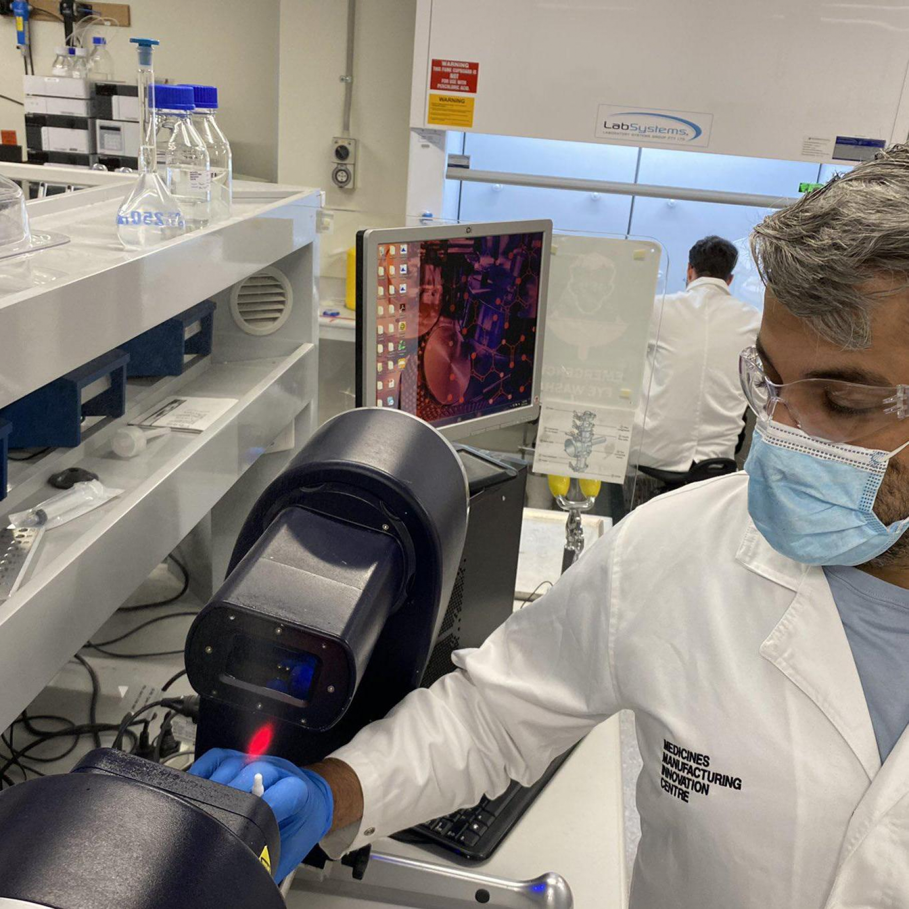 Covid: Australian trial tests blood thinner as nasal spray