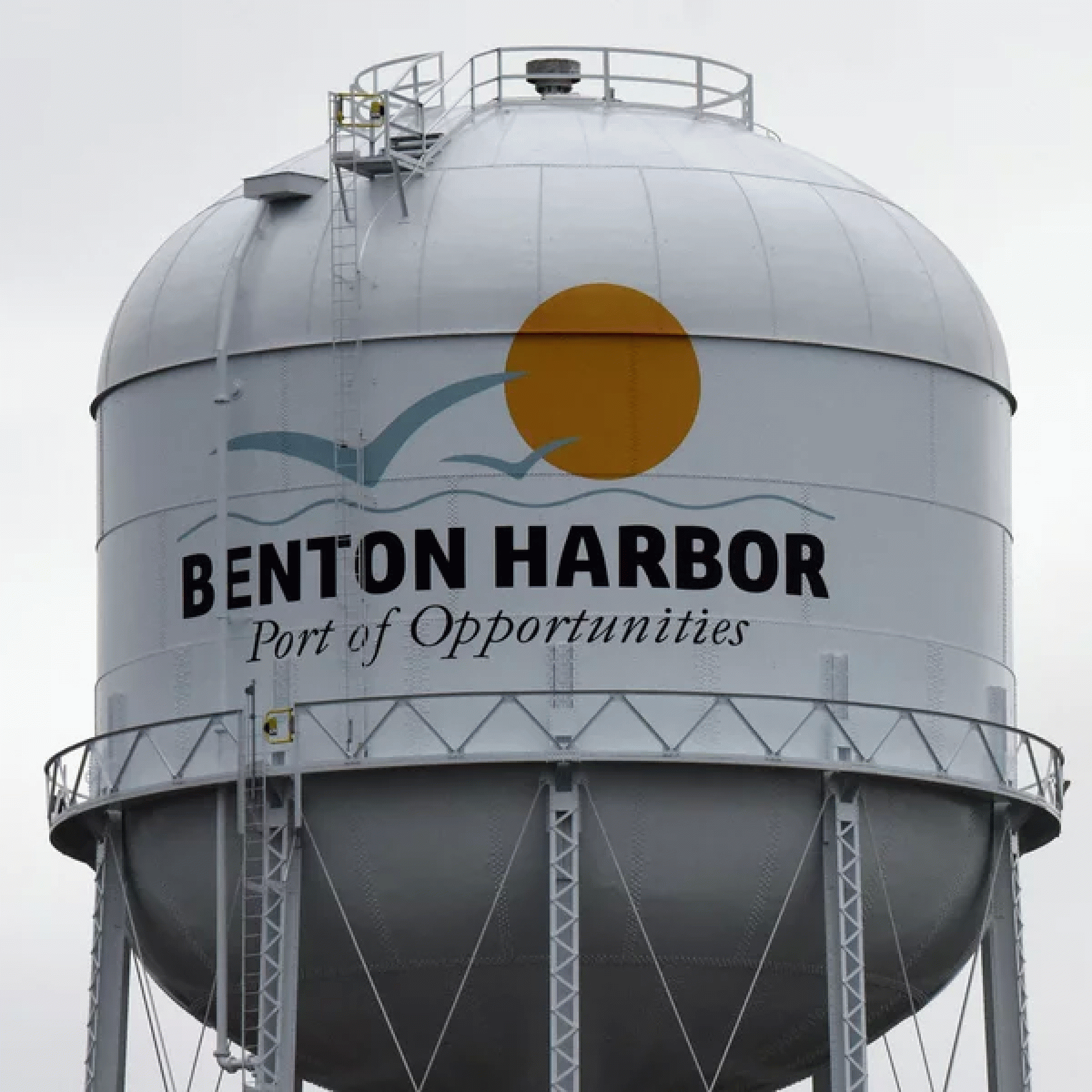 This city will rely on bottled water for weeks because of high lead levels