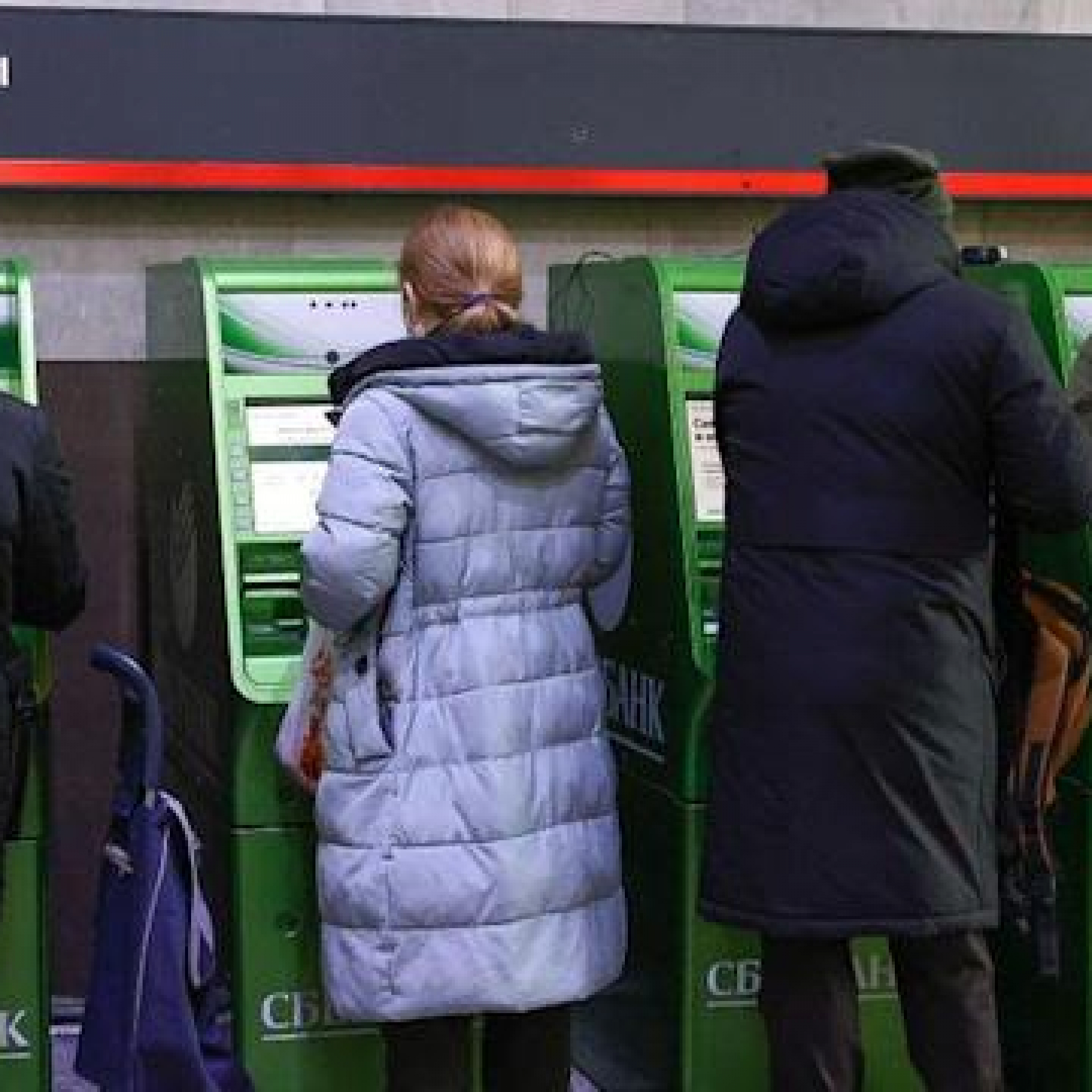 Ukraine conflict: Russia doubles interest rate after rouble slumps