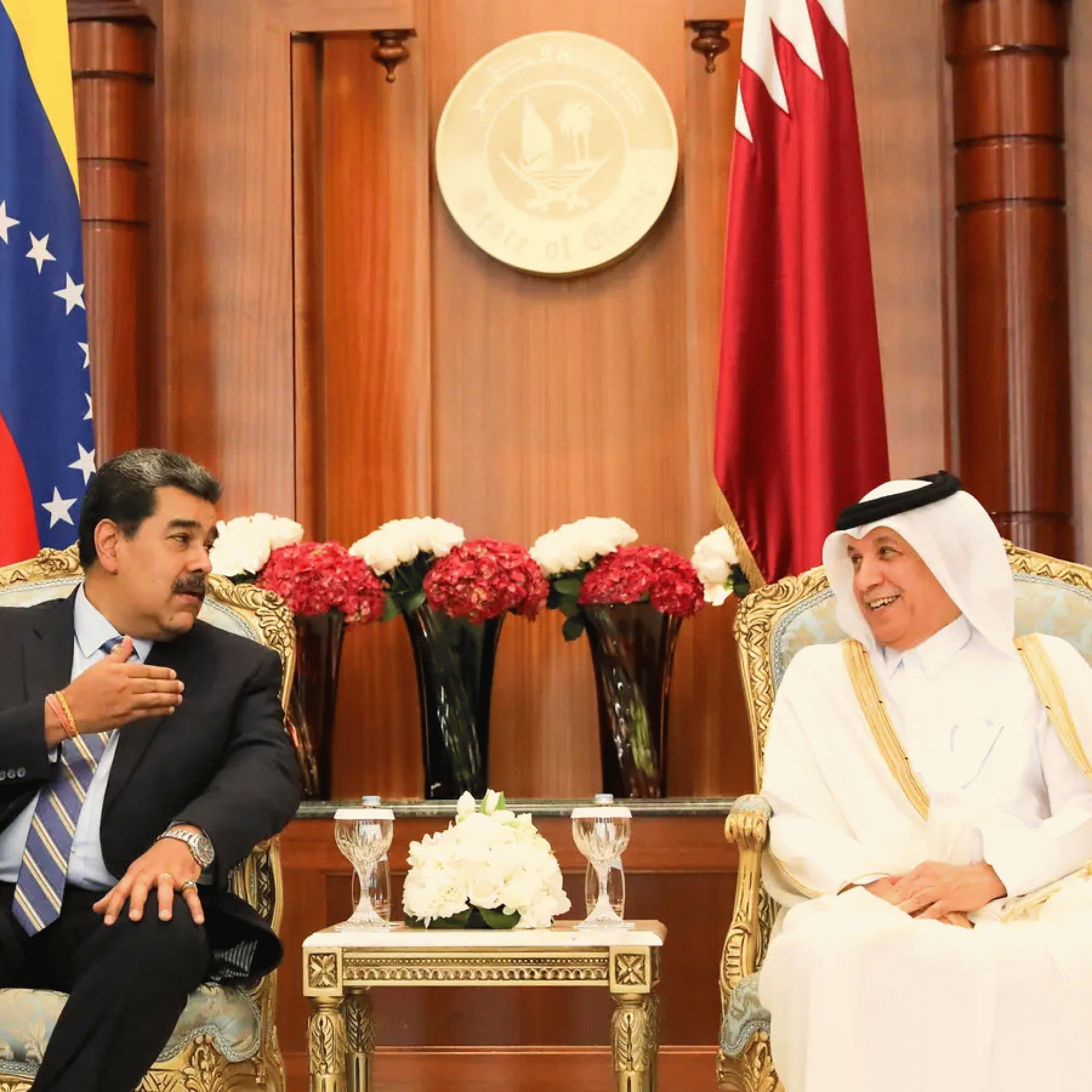 Venezuelas Maduro meets Qatars ruling emir on Mideast trip