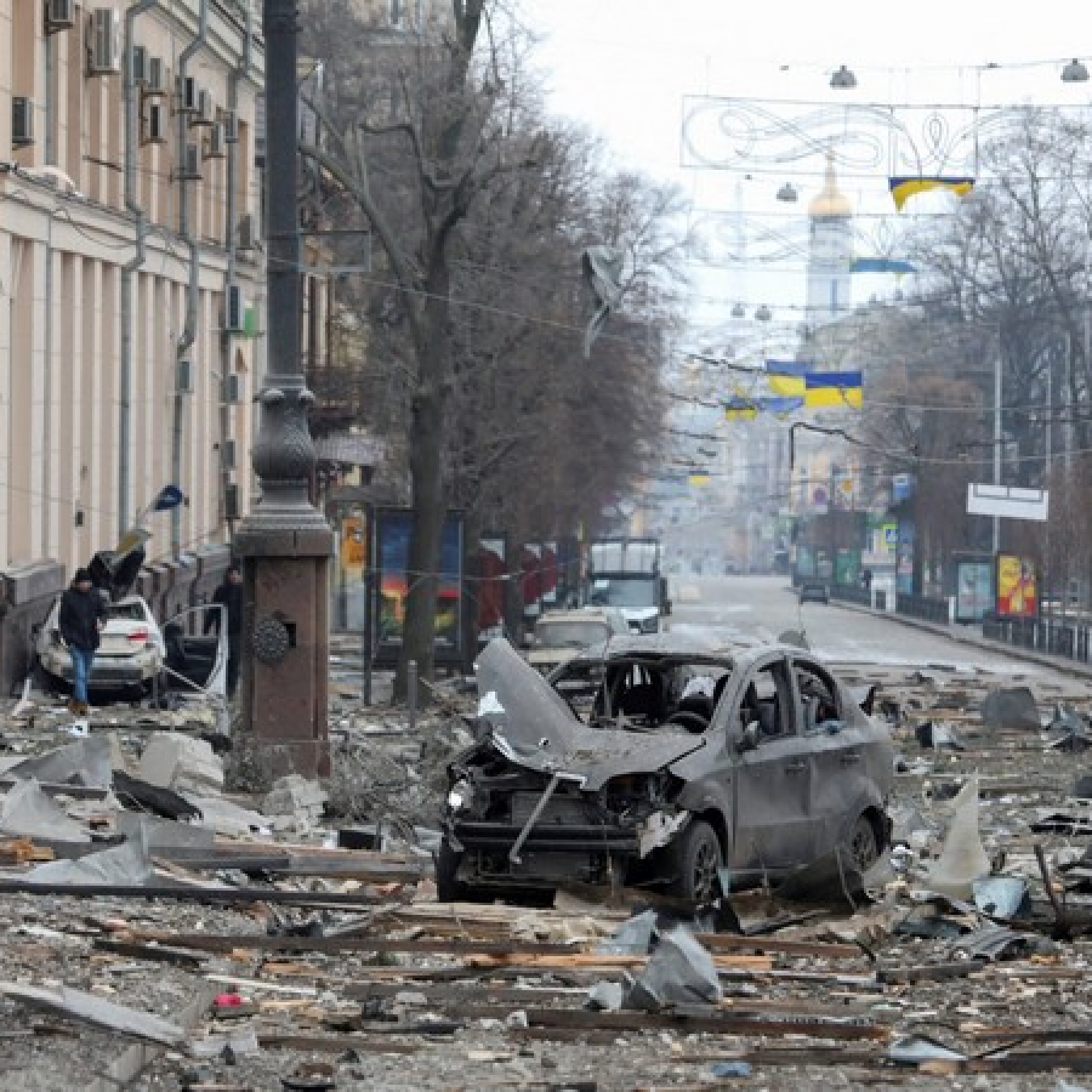Russia bombards Ukraine theatre housing over 1000 civilians sparks global outrage