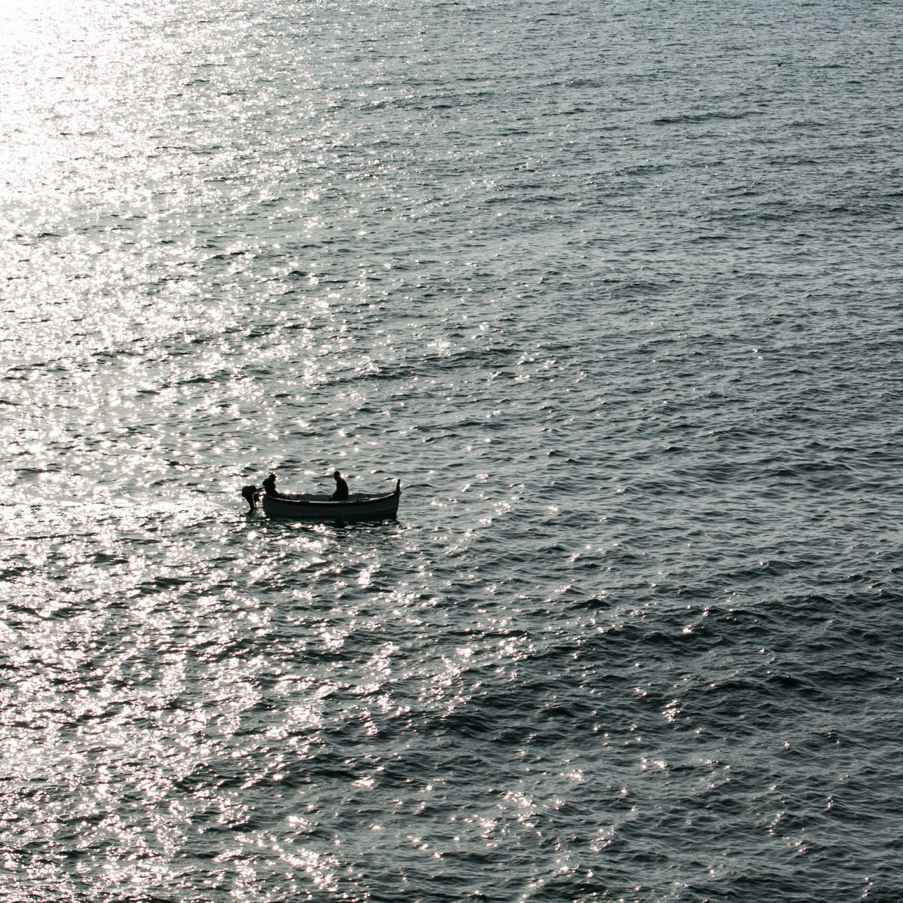 New Zealand plane finds 7 missing aboard 2 boats in Pacific