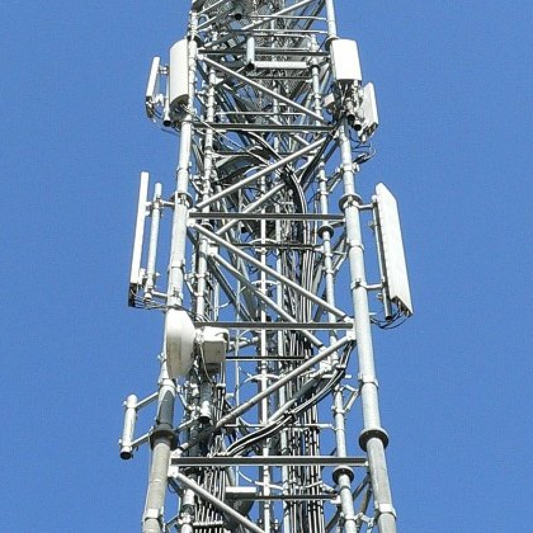 High-speed internet via airborne beams of light
