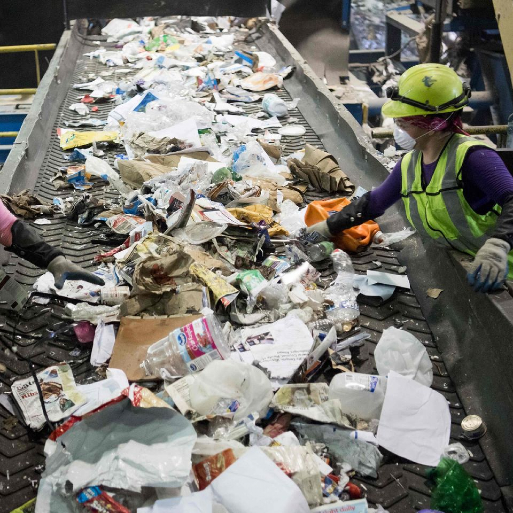 Waste Management CEO touts pretty darned robust 2022 outlook and dividend increase