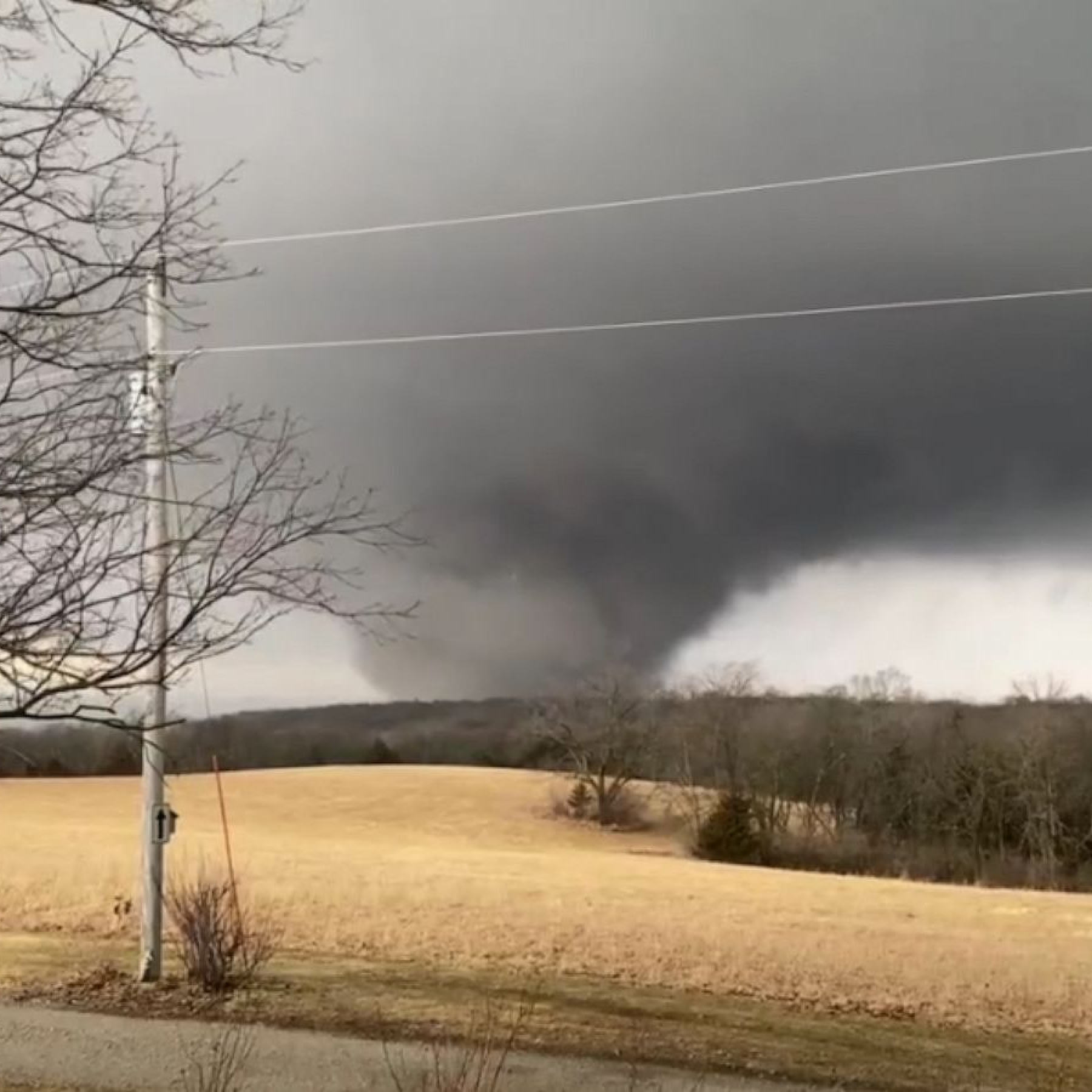 7 dead including some children as tornado rips through Iowa officials say