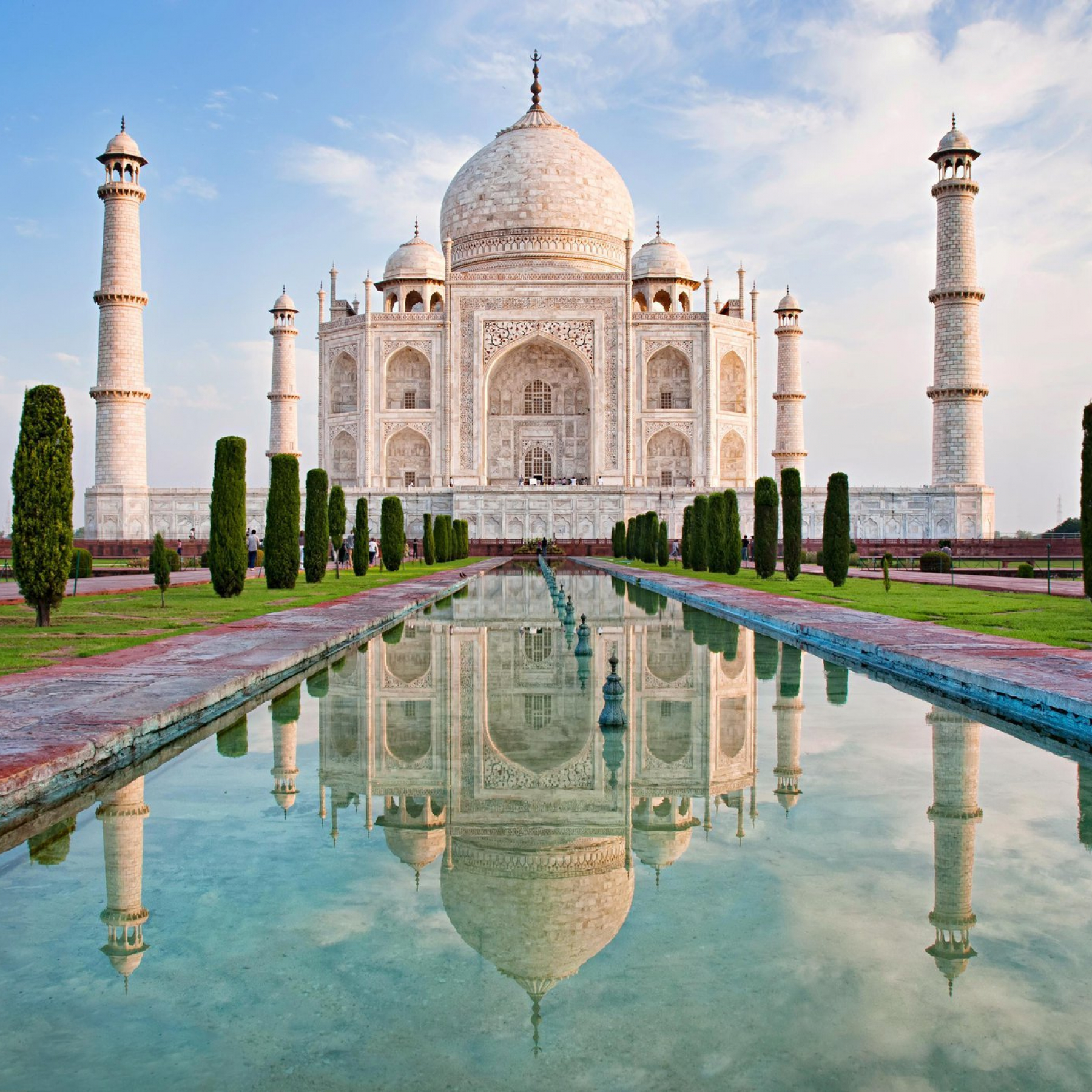 Indian man builds one-third sized Taj Mahal replica for wife