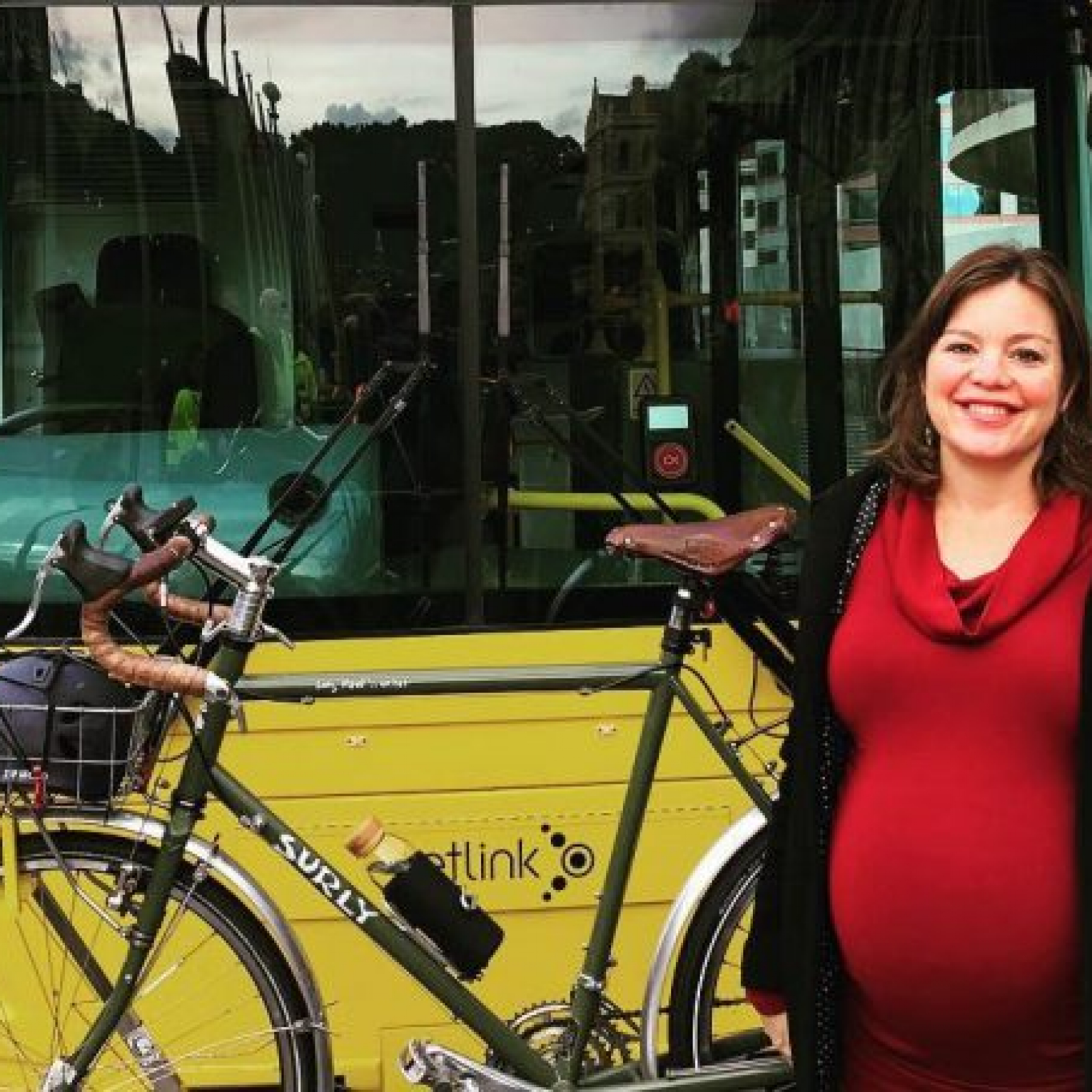 New Zealand Green MP cycles to hospital in labor gives birth hour later
