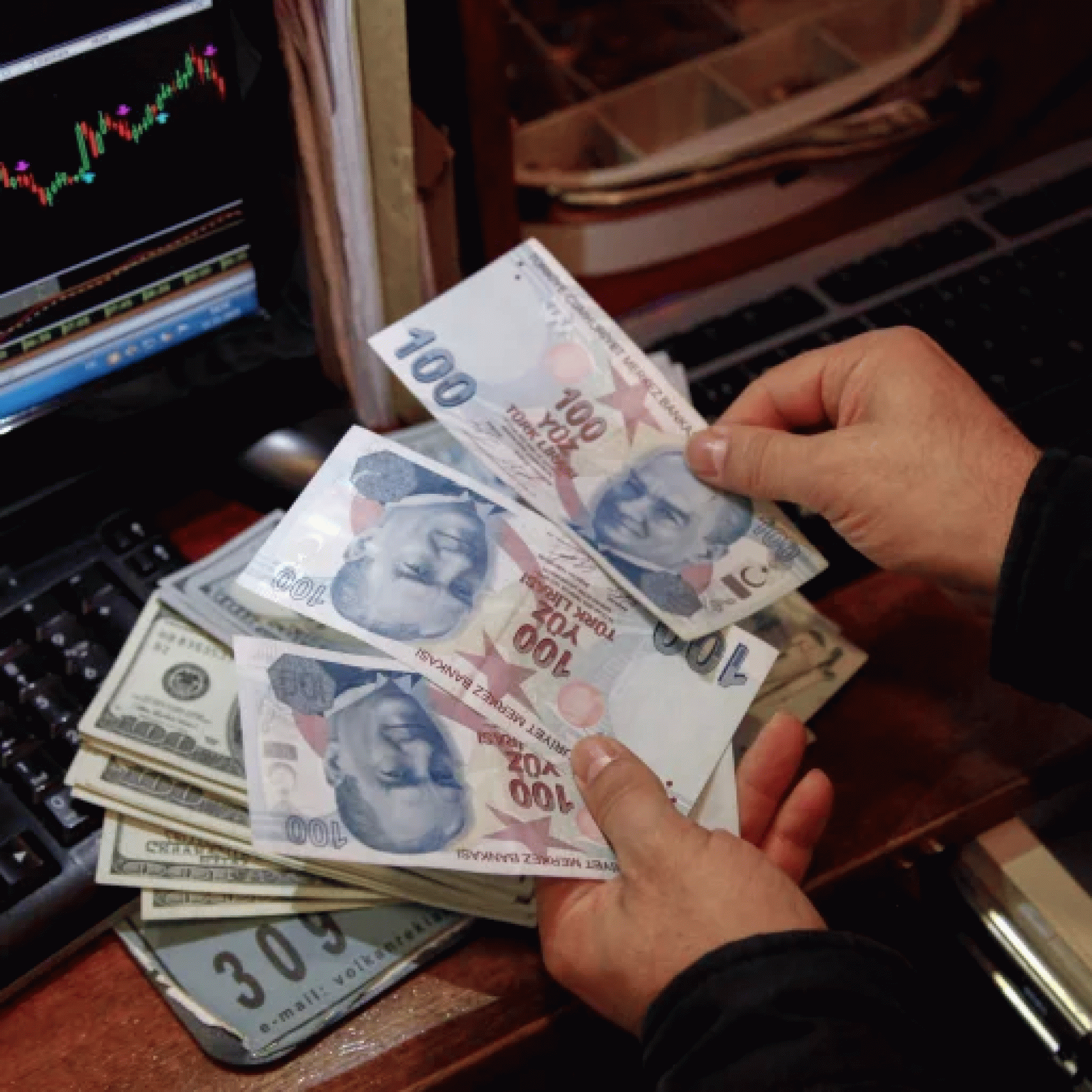 Turkish lira slides to new low against the US dollar