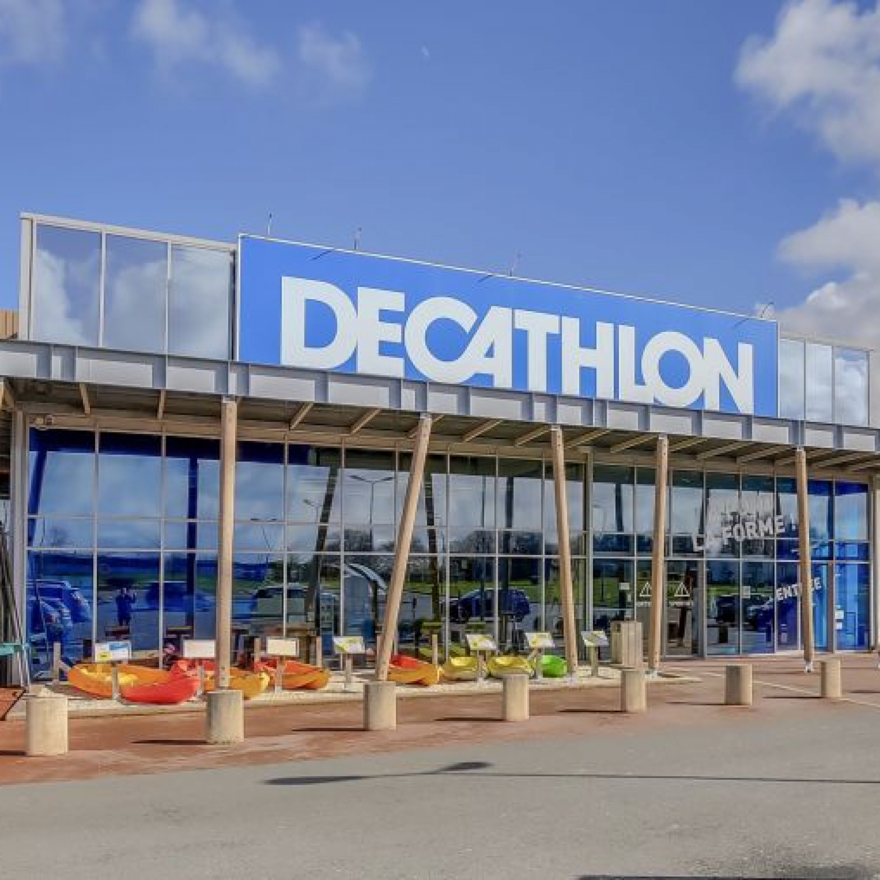 Decathlon halts canoe sales to curb English Channel migrant crossings