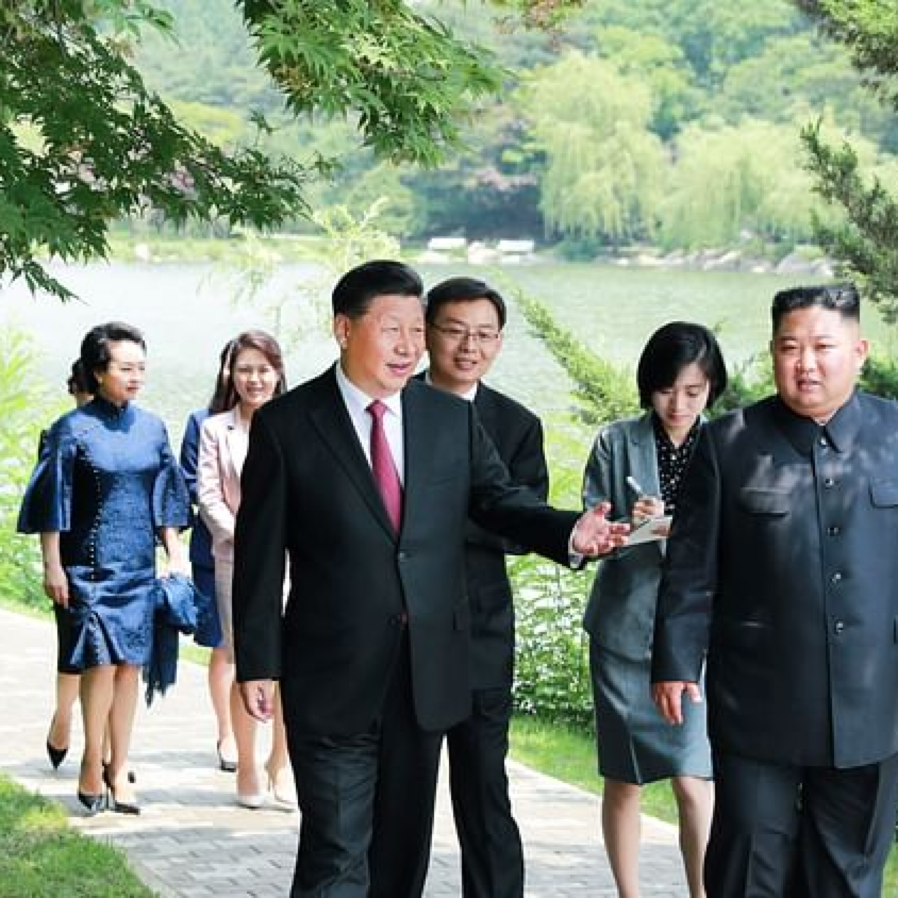 Xi vows to bolster ties with N.Korea in letter to Kim