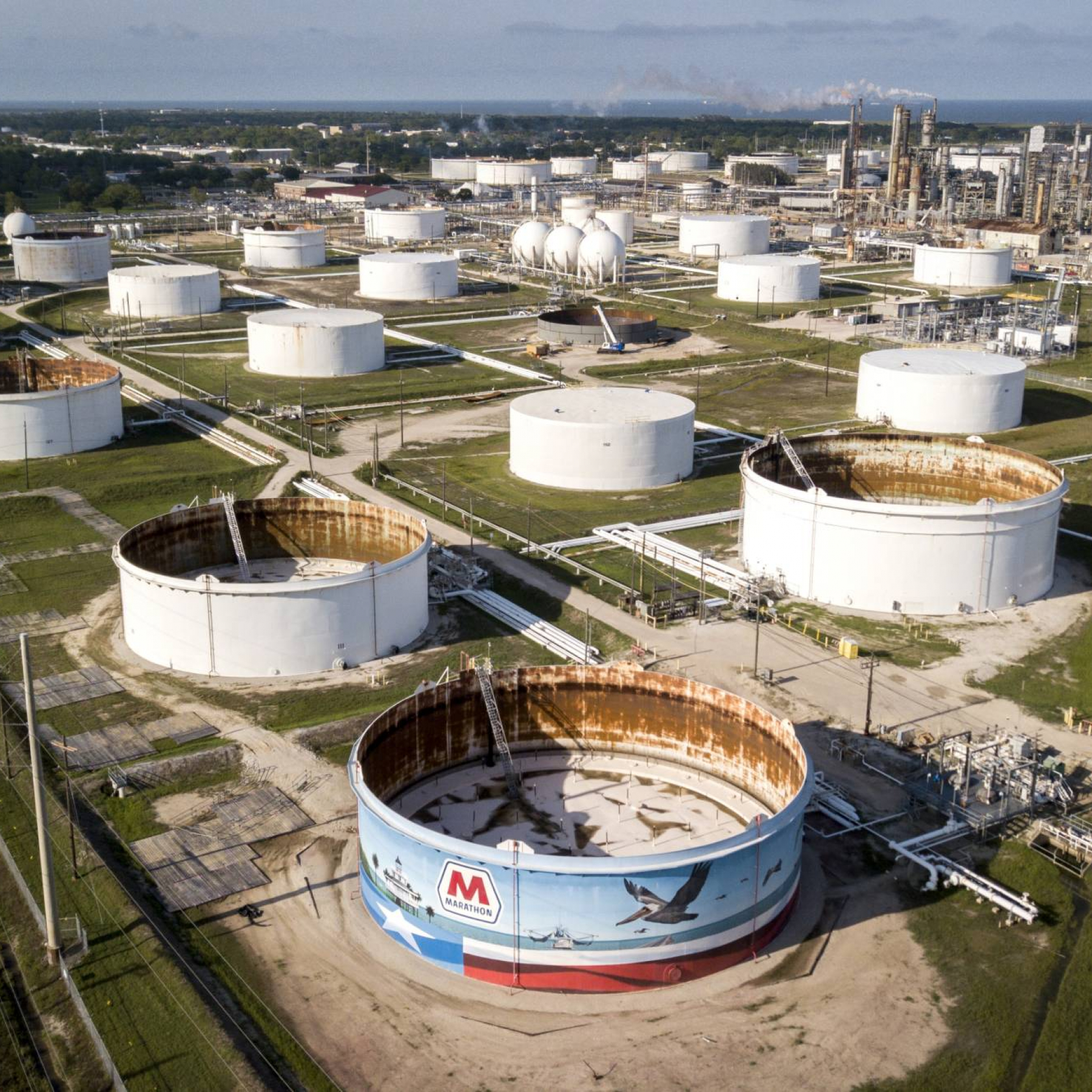 Oil Prices Climb But Takes A Breather In Narrow range