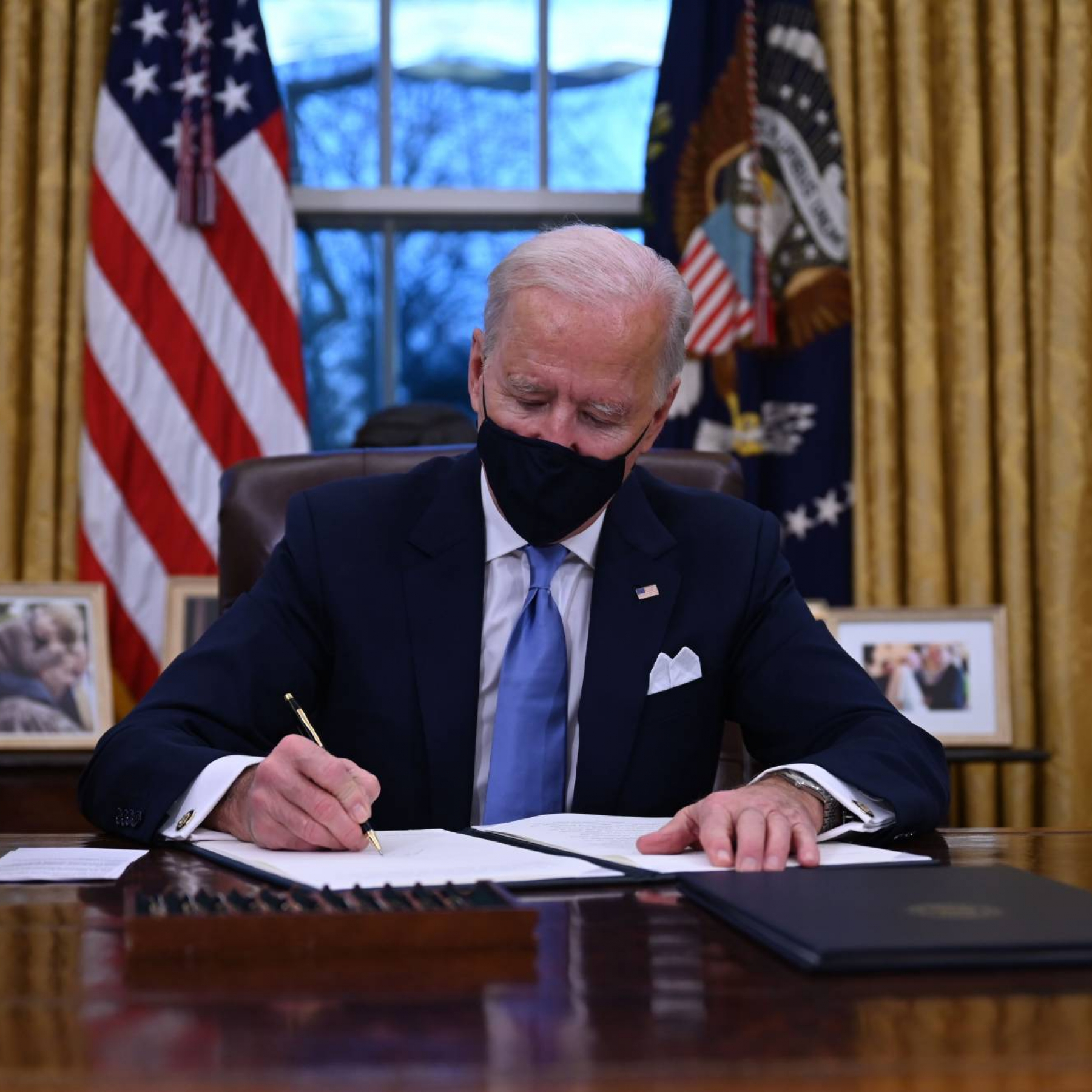 Omicron: Biden denies failure in pandemic testing response