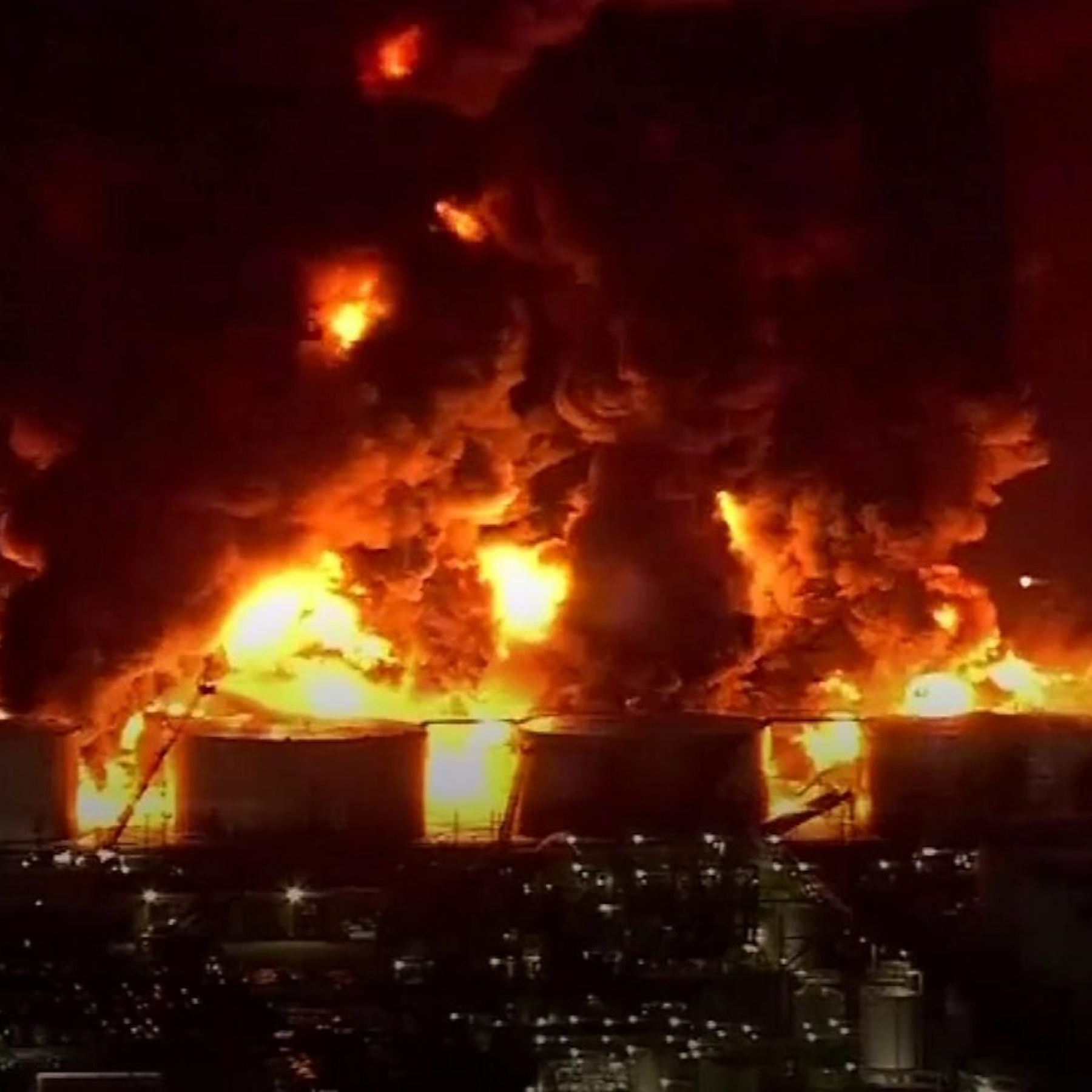 Fires burn through Shanghai chemical plant