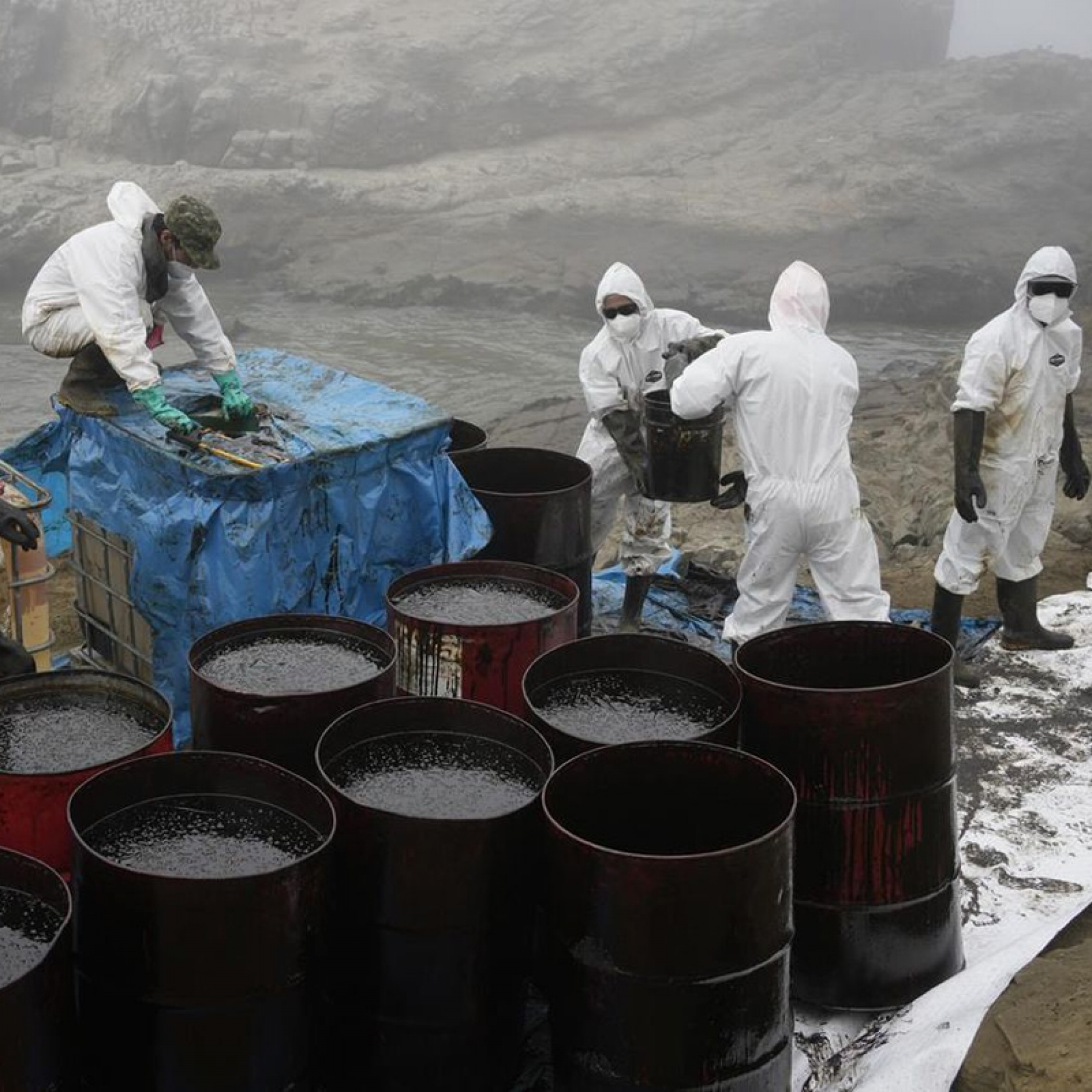 Peru bans Repsol director from leaving country after oil spill