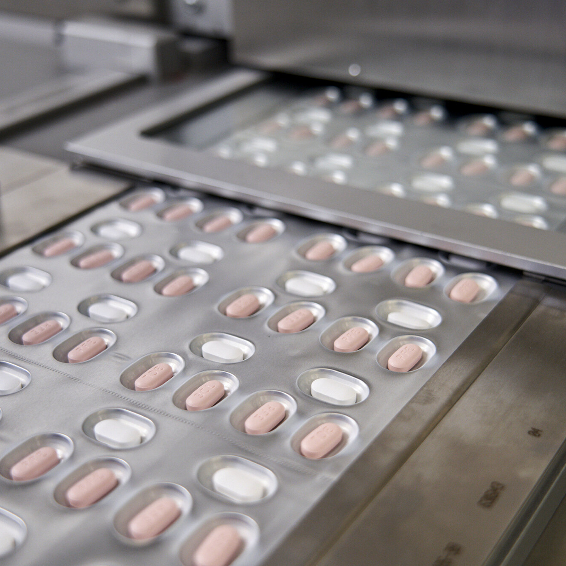 Pfizer confirms COVID pills results potency versus omicron