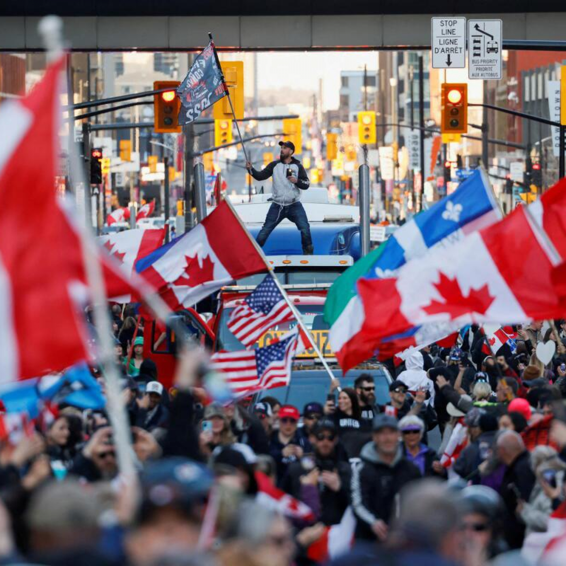 Canadian police face off with protesters opposed to mandates