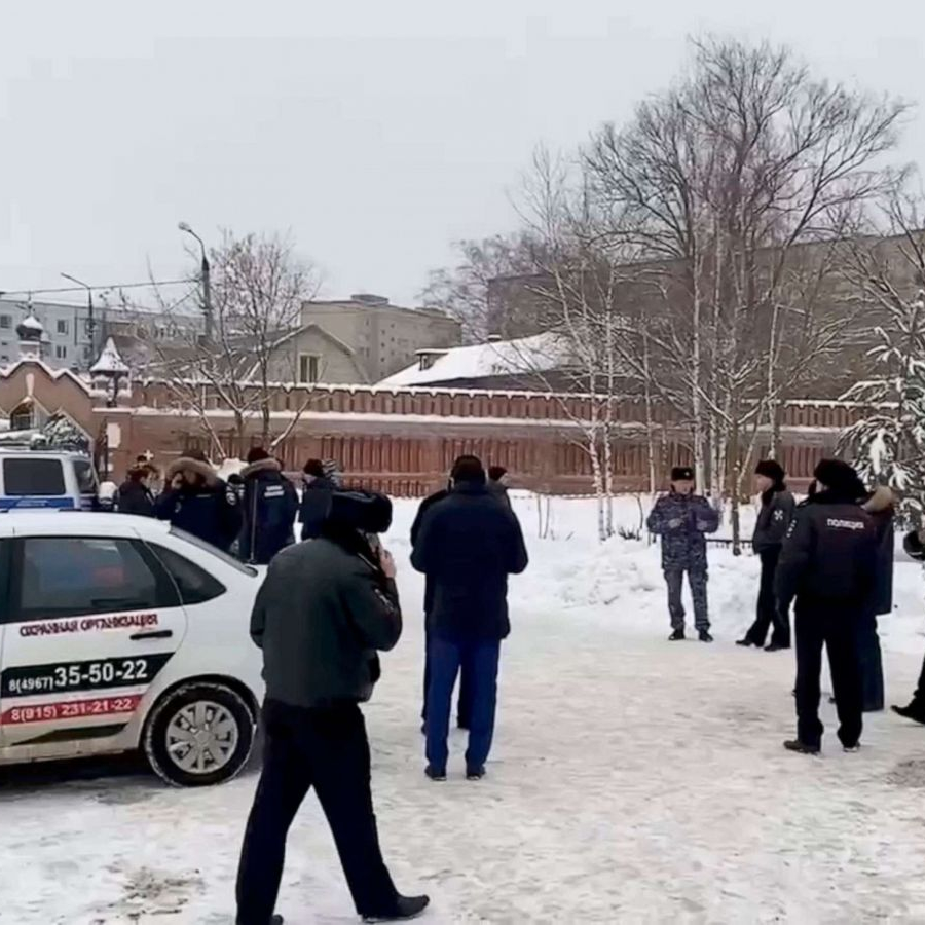 Bomb injures 12 at Russian school ex-student suspected