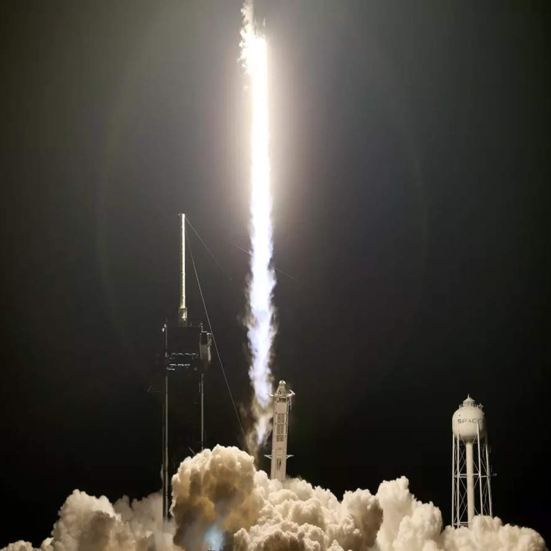 Happy SpaceX tourist crew spend first day whizzing around Earth