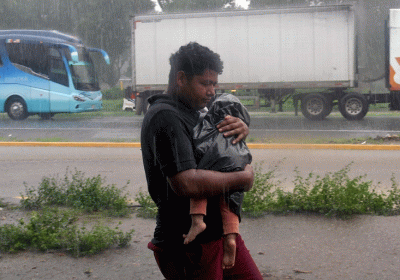 Migrant caravan headed to US border amid Mexico tensions