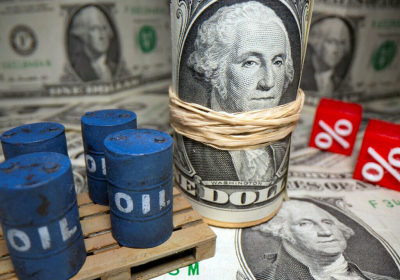 Oil rises 4% as US gasoline prices jump to record high