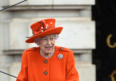 Queen Elizabeth II tests positive for COVID-19