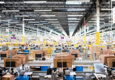 Amazon will hire 125000 workers dangling $3000 bonuses for some jobs