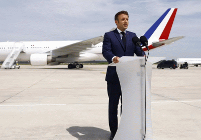 Macron urges the French to give him a strong majority