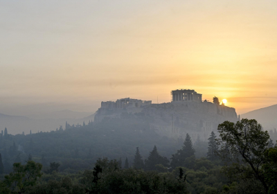 Travelers to Greece undeterred by extreme heatwave