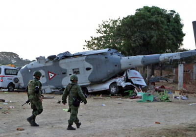 5 Mexico marines on firefighting flight hurt in copter crash