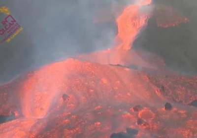 German couple take refuge on boat as volcano threatens their Spanish home