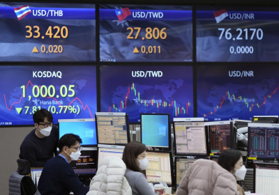 Banks technology stocks lead another decline on Wall Street