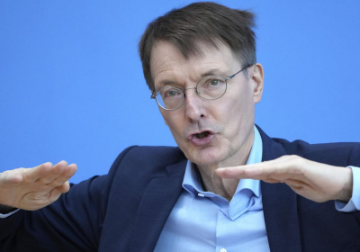 Difficult weeks ahead warns German Health Minister on Omicron fears