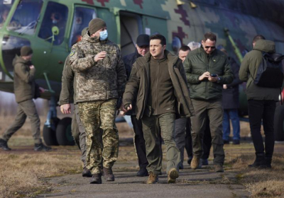Ukraine shows unity as West sees no sign of Russian pullback