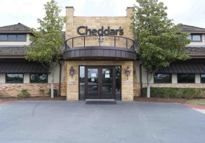 Cheddars gives update on Heights reopening