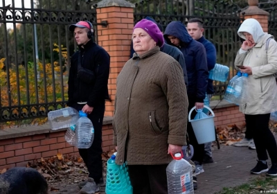 Kyiv locals queuing for water on Monday
