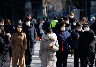 S. Korea to give out rapid tests as omicron shatters record