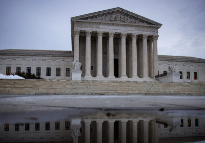 Draft opinion suggests high court will overturn Roe
