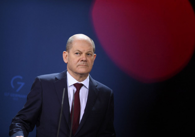 German leader ventures to Ukraine and Russia amid warnings of war