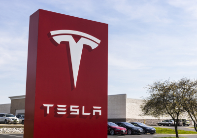 Tesla shares dip after CEO Elon Musk makes bid to buy Twitter