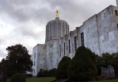 Oregon ends residency rule for medically assisted suicide