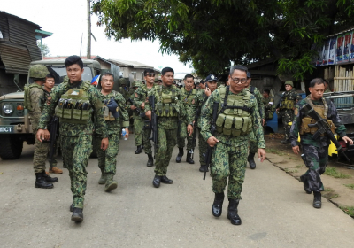 Philippine troops kill suspected bomber capture another