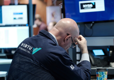 Shares continue to slump as fears about the economy and earnings grip Wall Street